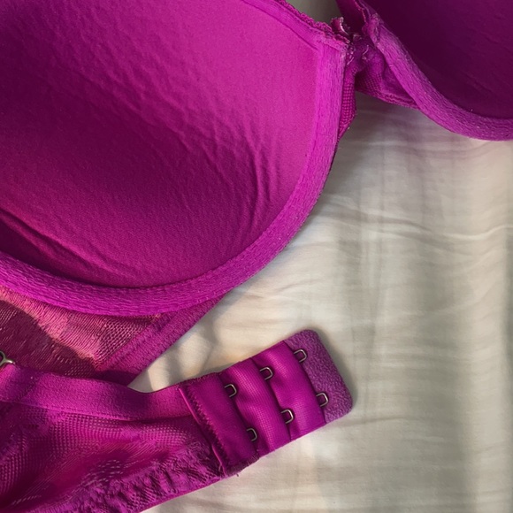 Victoria’s Secret Body by Victoria Push Up Bra - Picture 4 of 6